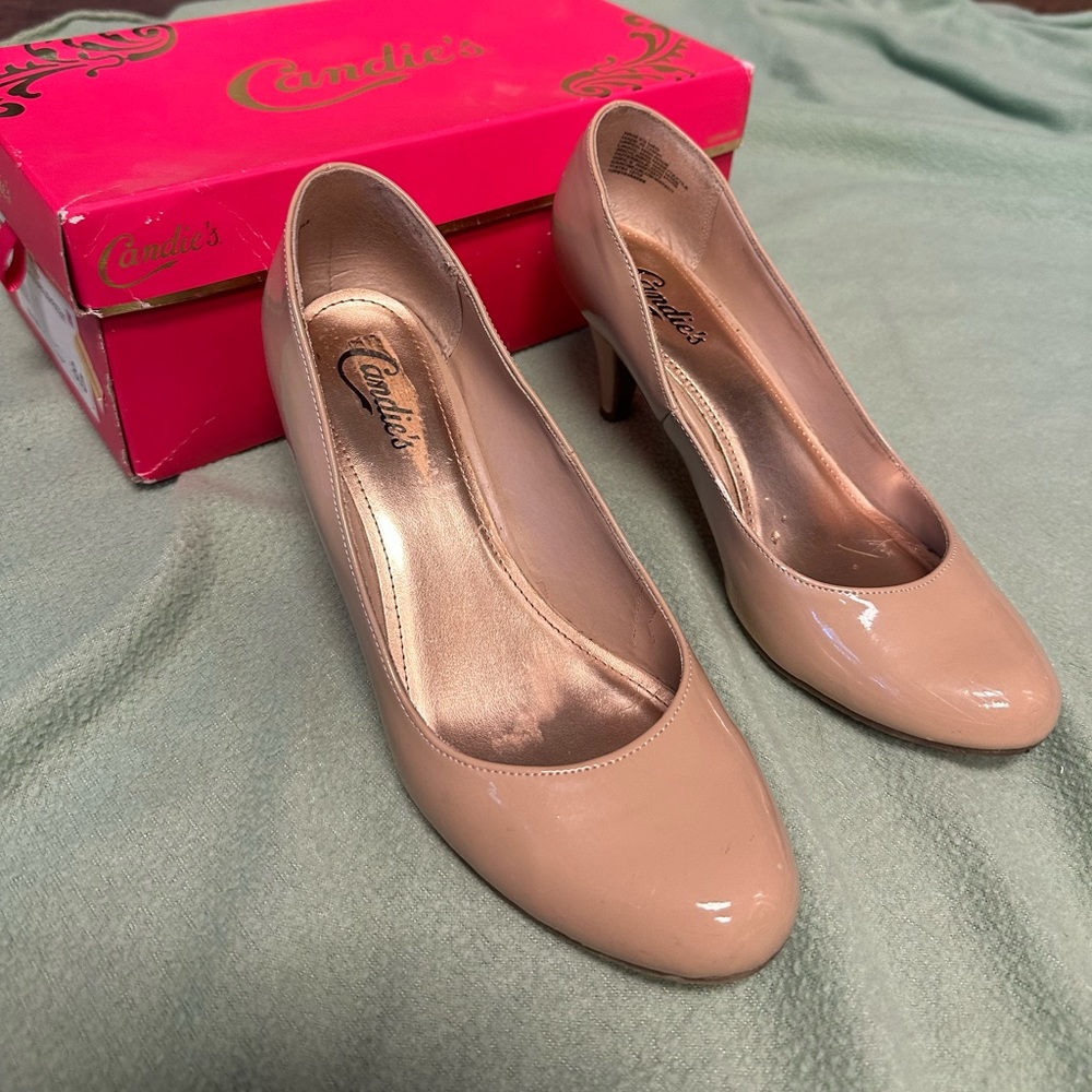 Candie’s tan kitten heel - round toe pump